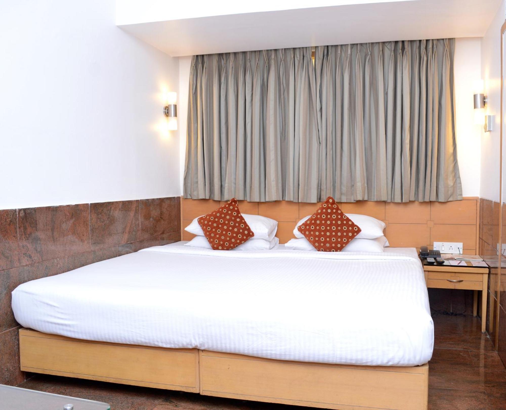 Executive room room & on Food Laundry & Welcome drink,1539116602:JPEG